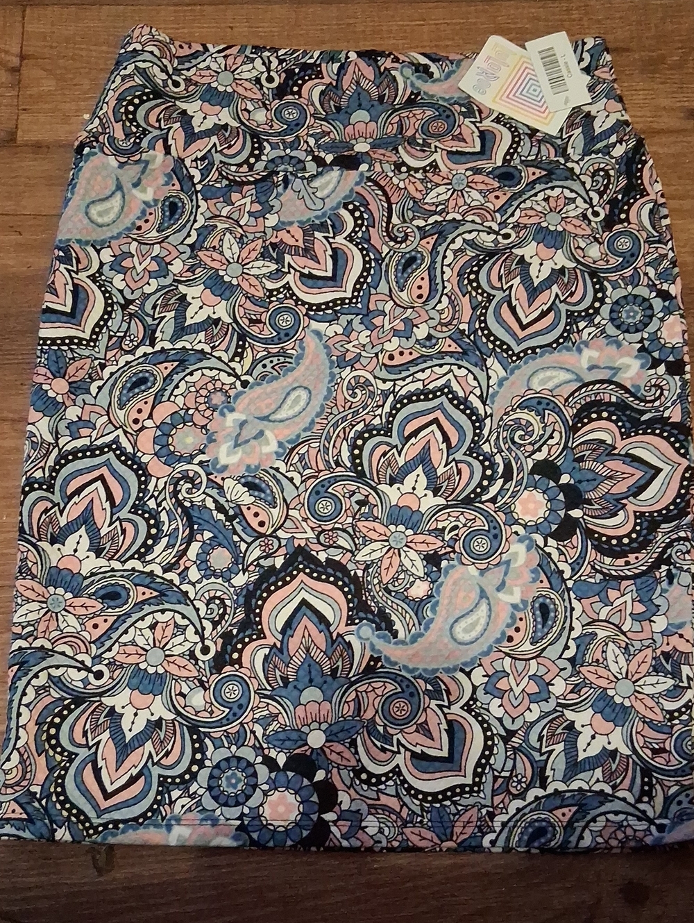 LuLaRoe Multicolor Logo Tag on Heathered Fabric